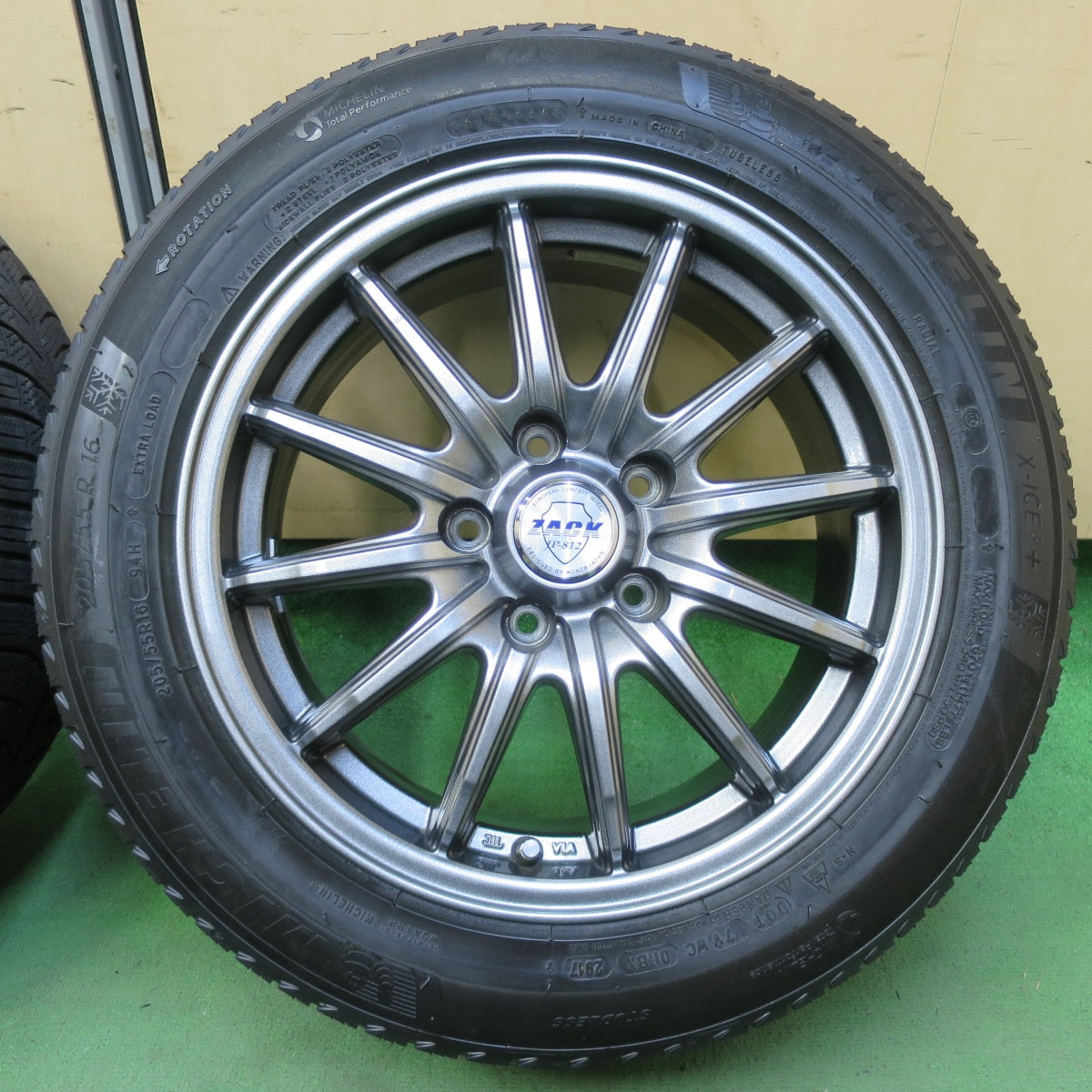 キレイ★スタッドレス 205/55R16 ミシュラン X-ICE3+ ZACK JP-812 MONZA ザック 16インチ PCD114.3/5H★5082602イス