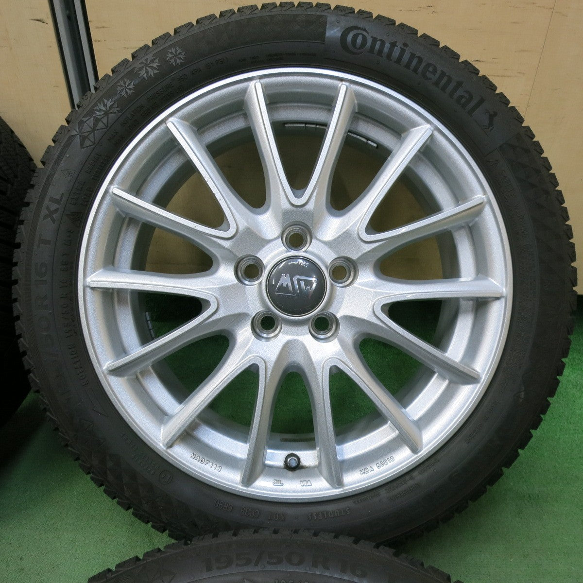 バリ溝!キレイ!9分★ワーゲン 等 MSW 86 O・Z 195/50R16 スタッドレス コンチネンタル バイキングコンタクト7 OZ 16インチ PCD100/5H★5050204SYス
