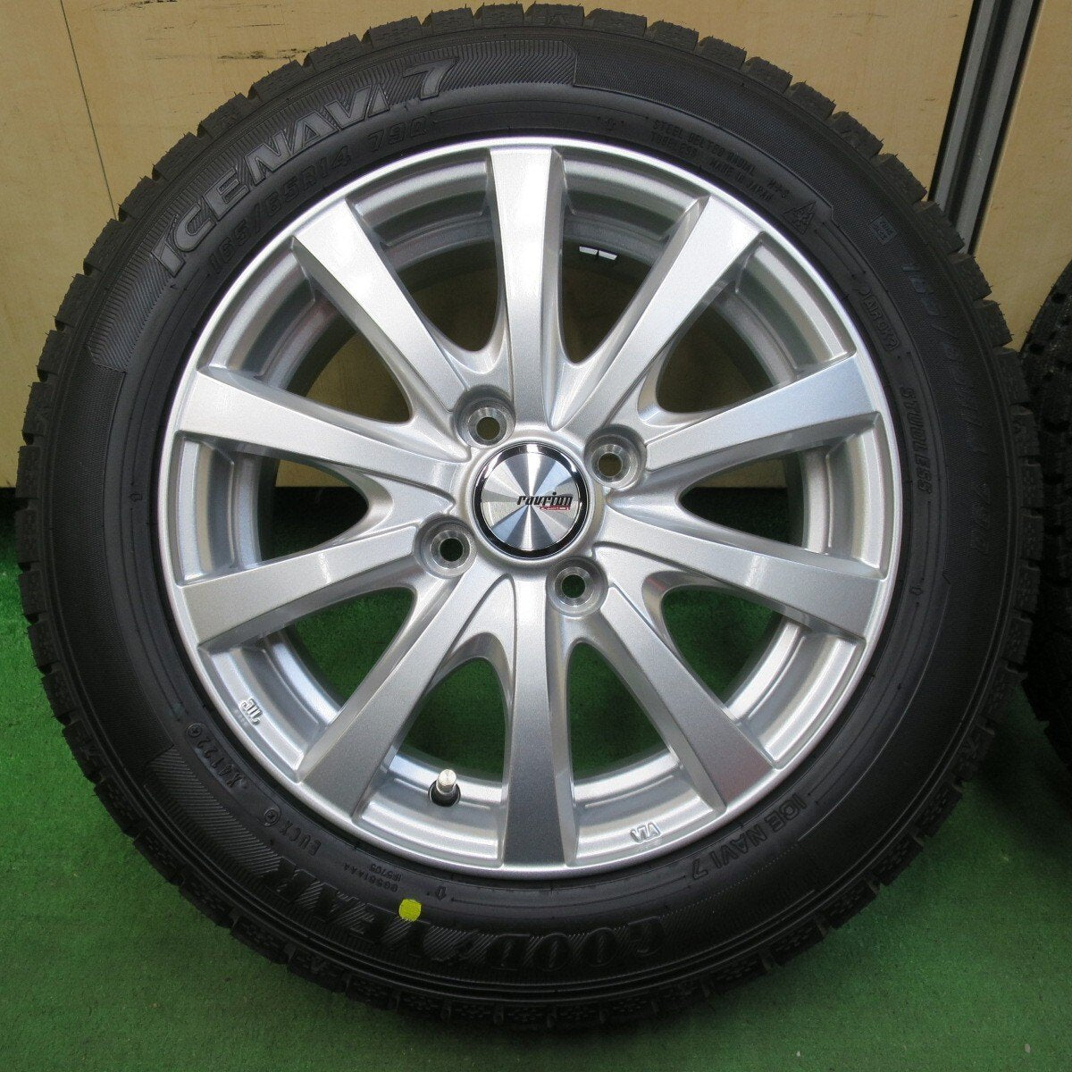 未使用!22年★スタッドレス 165/65R14 グッドイヤー アイスナビ7 ravrion RS01 ラブリオン 14インチ PCD100/4H★5011514イス