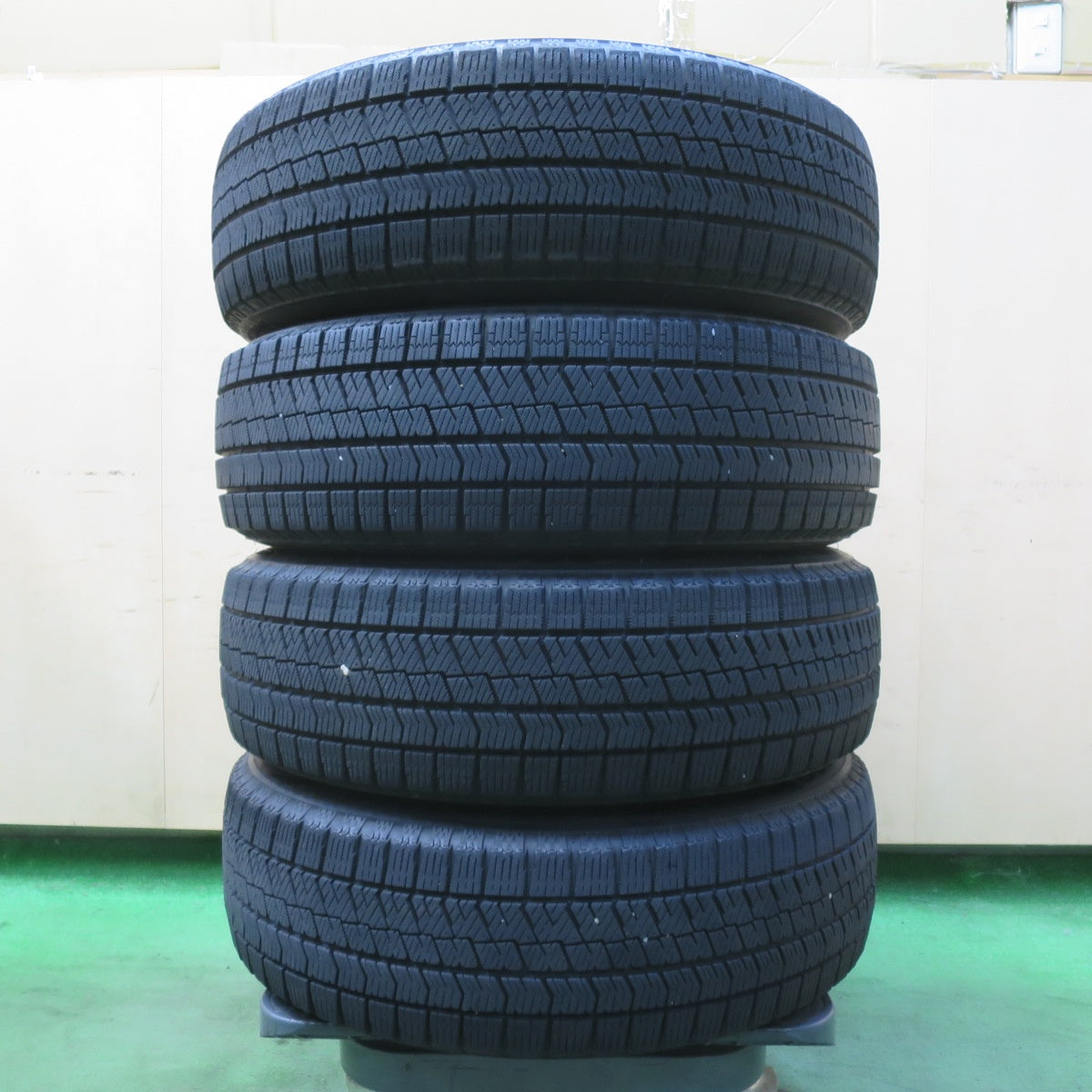 バリ溝!9分★スタッドレス 175/65R15 ブリヂストン ブリザック VRX2 TOPRUN トップラン 15インチ PCD100/4H★5092607イス