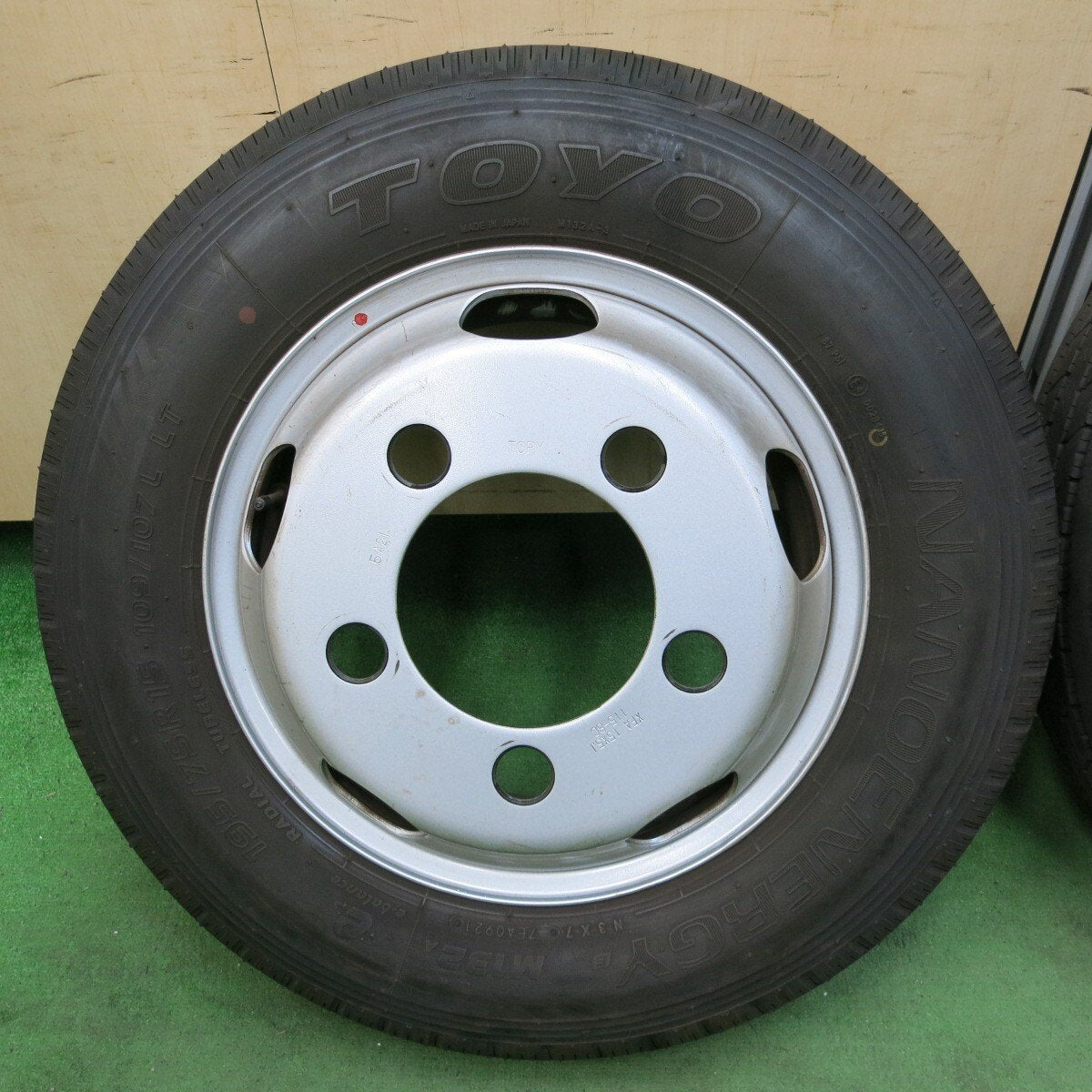 バリ溝 9.5分 2本★トラック タイヤ 195/75R15 トーヨー ナノエナジー M132A TOPY スチール 115-8C PCD208/5H★5030704ナノ