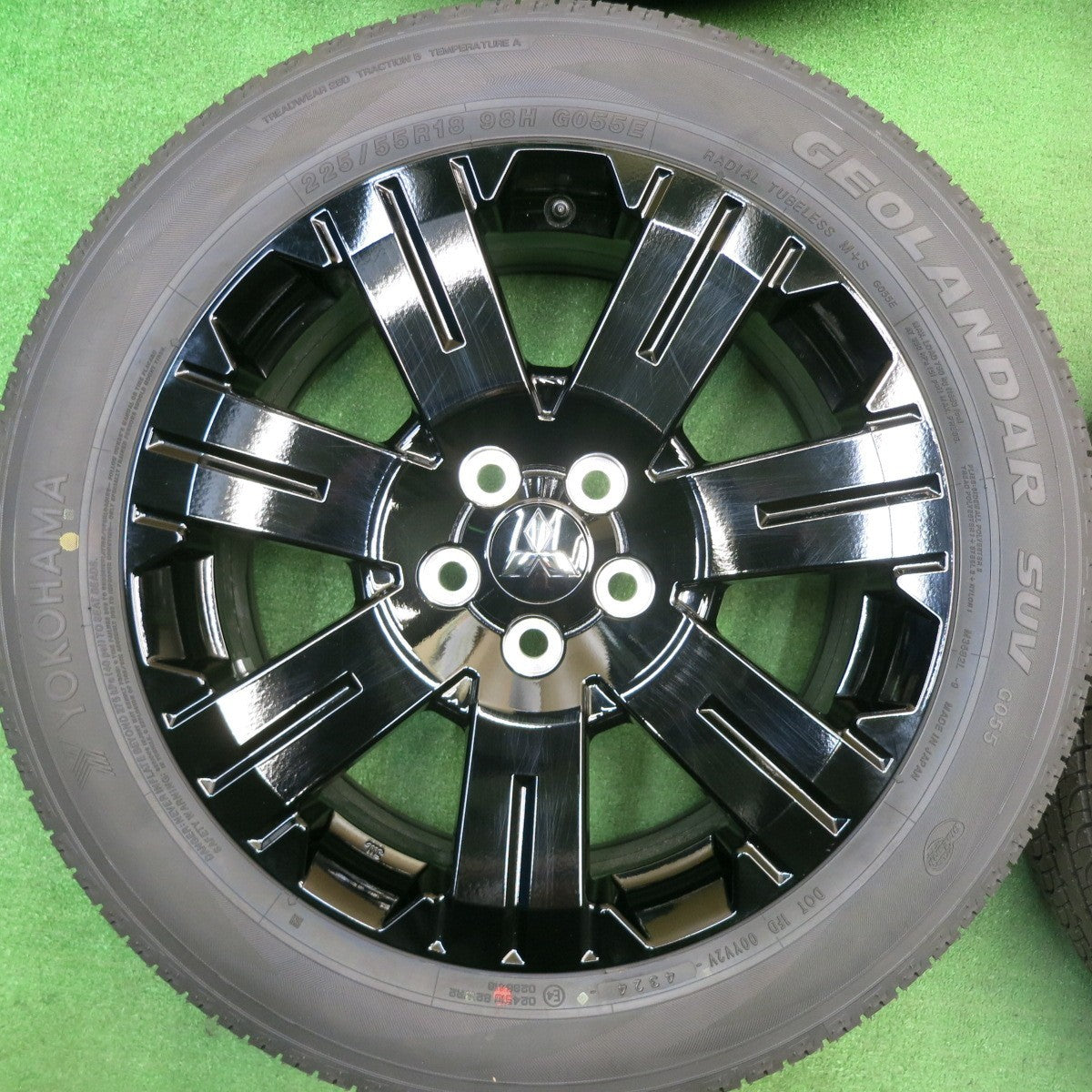 新車外し!24年★三菱 デリカ D:5 シャモニー 純正 225/55R18 ヨコハマ ジオランダー SUV G055 G055E 18インチ PCD114.3/5H★5040505TNノ