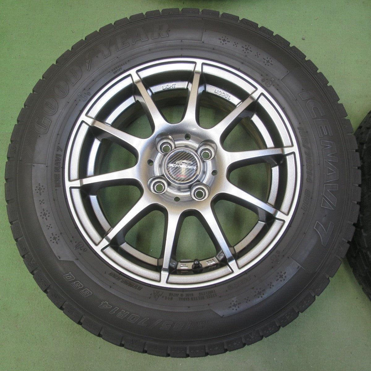バリ溝!キレイ!9分◎スタッドレス 185/70R14 グッドイヤー アイスナビ7 SCHNEIDER ATECH シュナイダー 14インチ PCD100/4H◎6102013イス