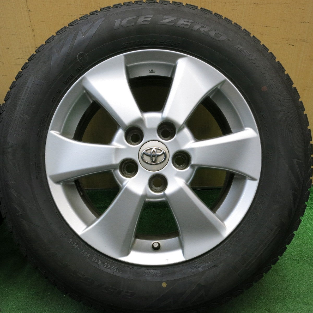 バリ溝!22年!9分★トヨタ 20系 アルファード ヴェルファイア 純正 215/65R16 スタッドレス ピレリ アイスゼロ アシンメトリコ 16インチ PCD114.3/5H★5060603AKス