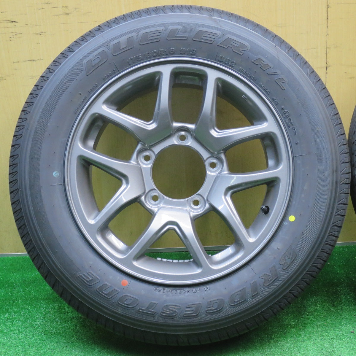 新車外し!25年★スズキ JB64W ジムニー 純正 175/80R16 ブリヂストン デューラー H/L 852 16インチ PCD139.7/5H★5110506NJノ