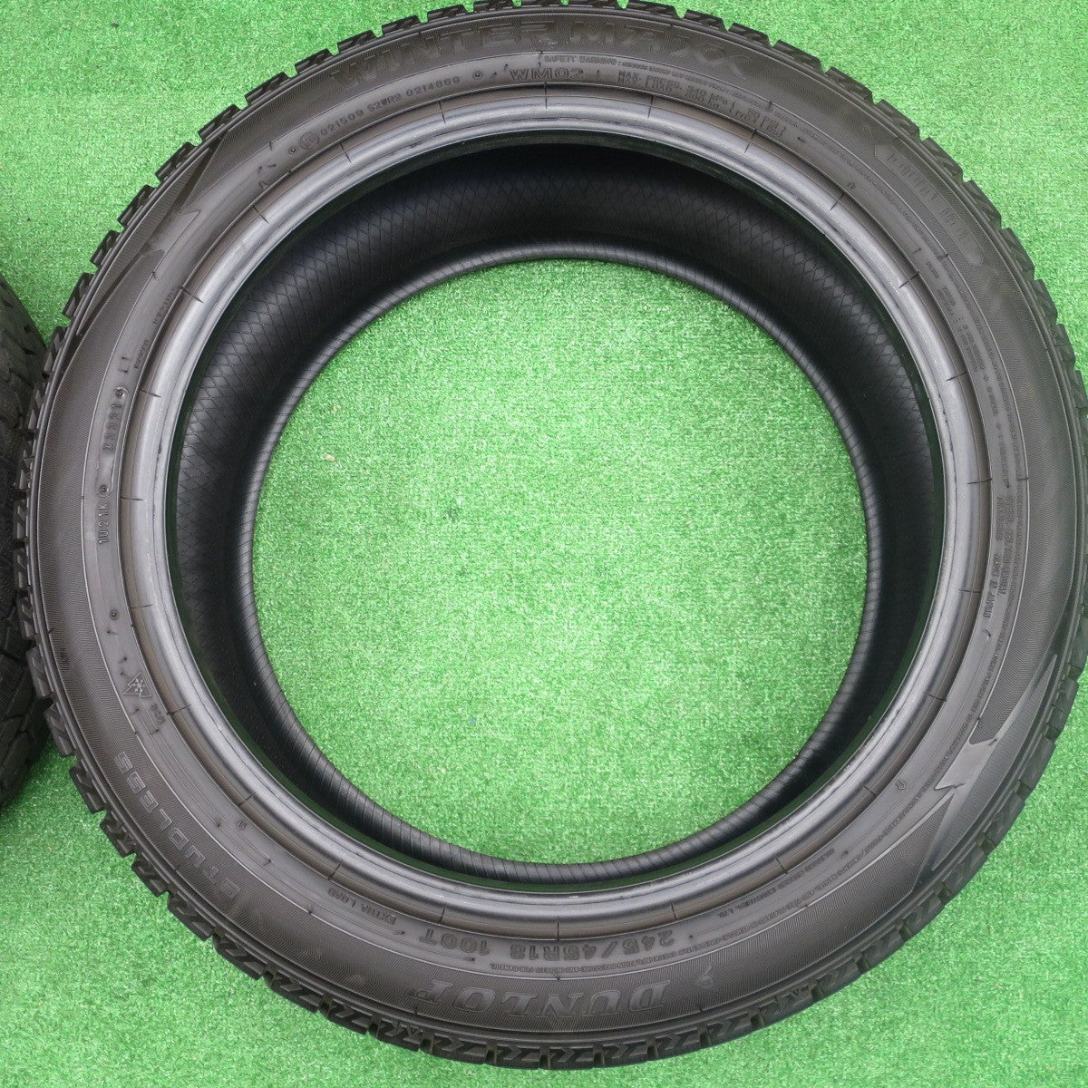 バリ溝!21年!9.5分★スタッドレス 245/45R18 ダンロップ ウインターマックス WM02 タイヤ 18インチ ベンツ W213 Eクラス アウディ A6 等★5121409NKスタ