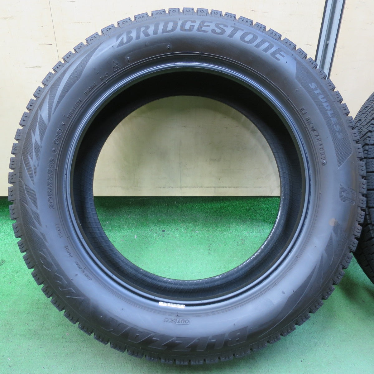 バリ溝!22年!9.5分★スタッドレス 205/55R16 ブリヂストン ブリザック VRX2 タイヤ 16インチ プリウス インプレッサ カローラ スポーツ 等★5092004イスタ