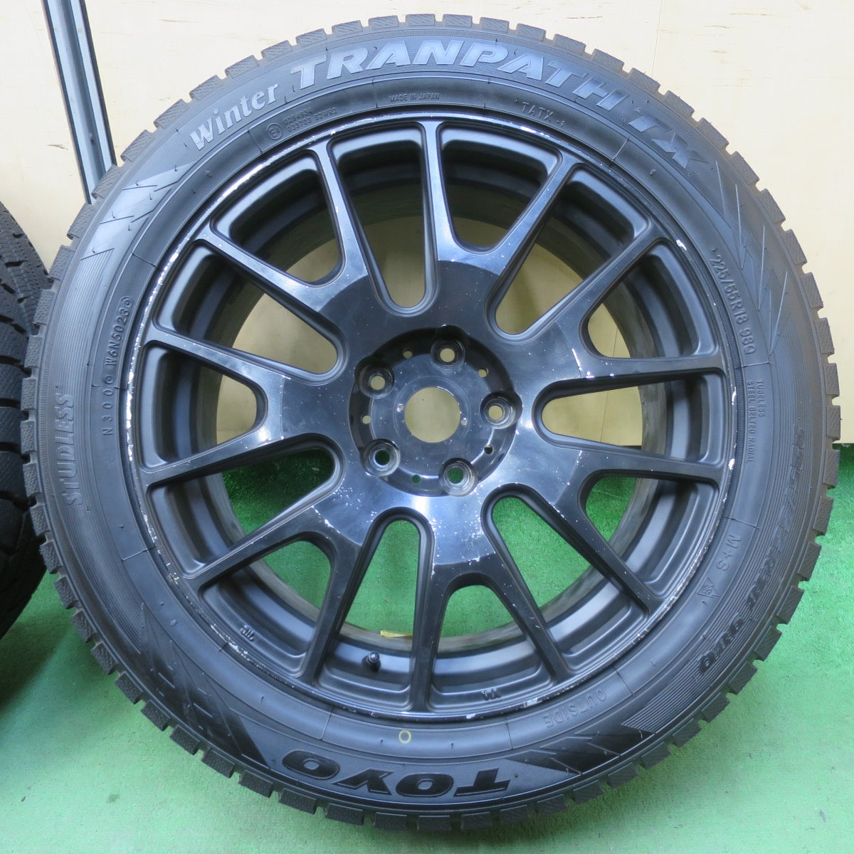 タイヤほぼ未使用!23年★スタッドレス 225/55R18 トーヨー ウインター トランパス TX MLJ IGNITE XTRACK イグナイト エクストラック 18インチ PCD114.3/5H★5060303イス