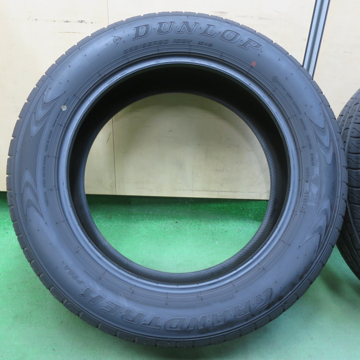 バリ溝!23年!9分★265/55R20 ダンロップ グラントレック PT5A タイヤ 20インチ ランクル 300 レクサス LX 等★5100401イノタ
