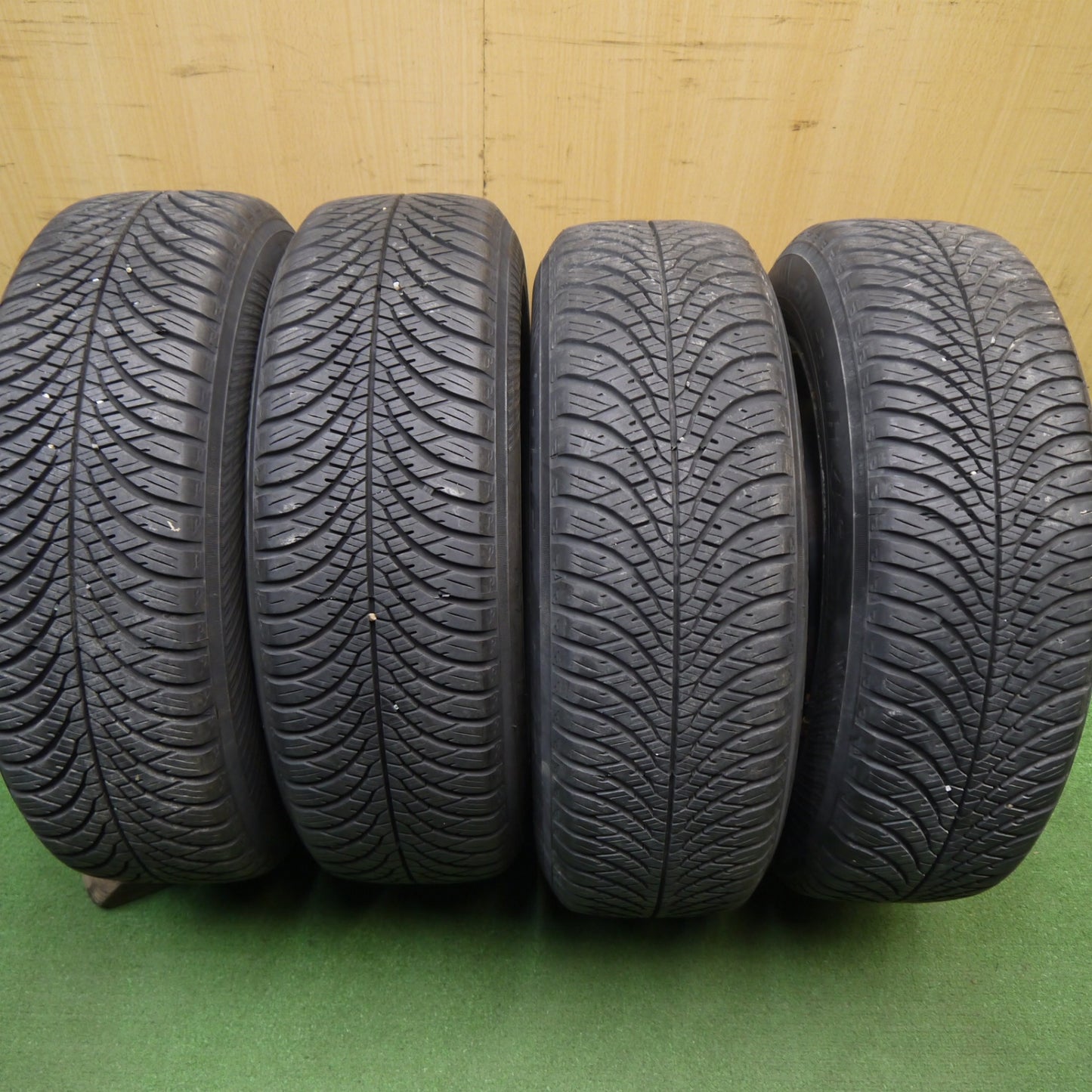 バリ溝!9分★175/65R14 ヨコハマ BluEarth-4S AW21 オールシーズン スチール ホイール ブルーアース 14インチ PCD100/4H★6033107Hノ