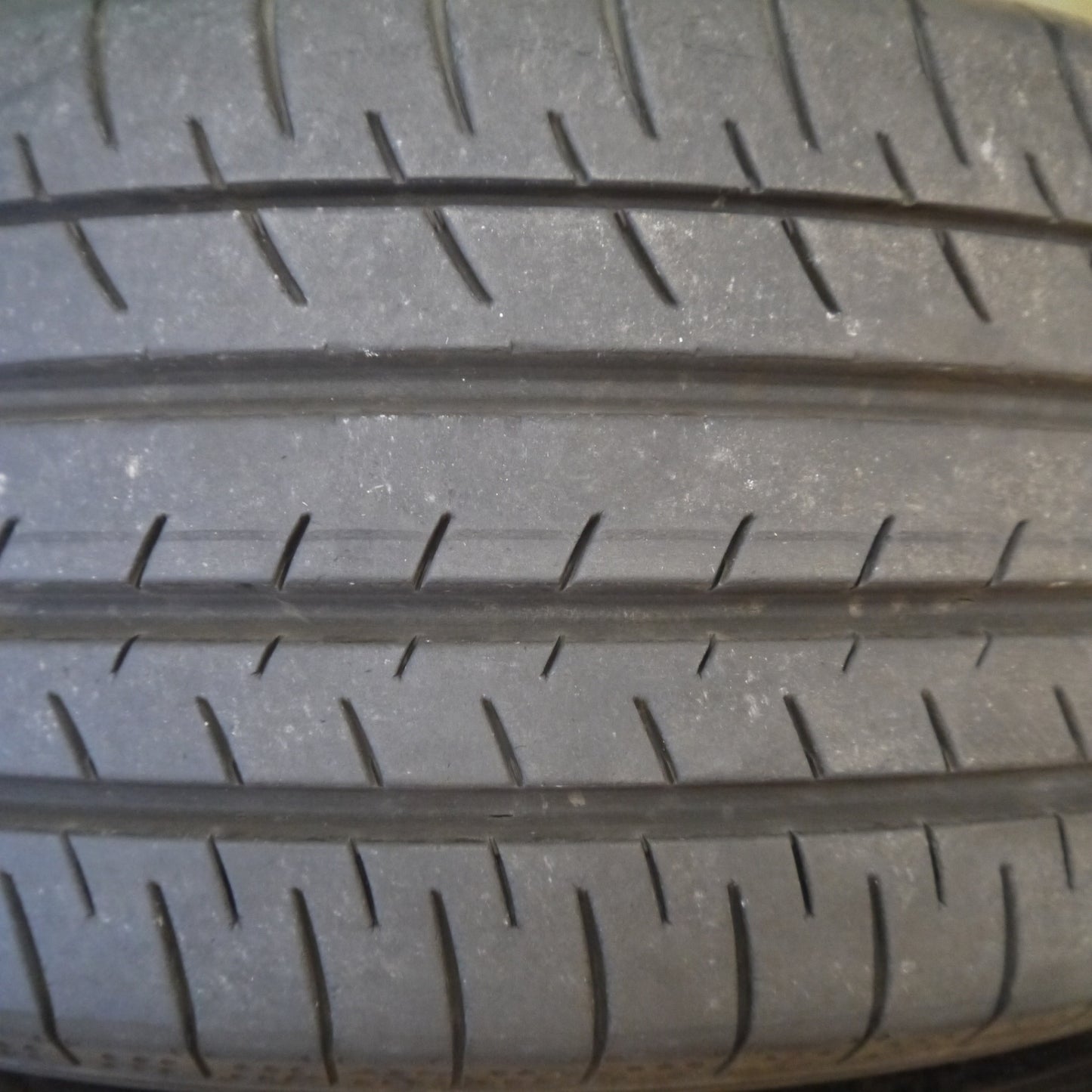 バリ溝!22年!9.5分★215/45R17 ヨコハマ BluEarth-GT AE51 タイヤ ブルーアース プリウス ヴィッツ BRZ 86 カローラ 等★6061504Hノタ