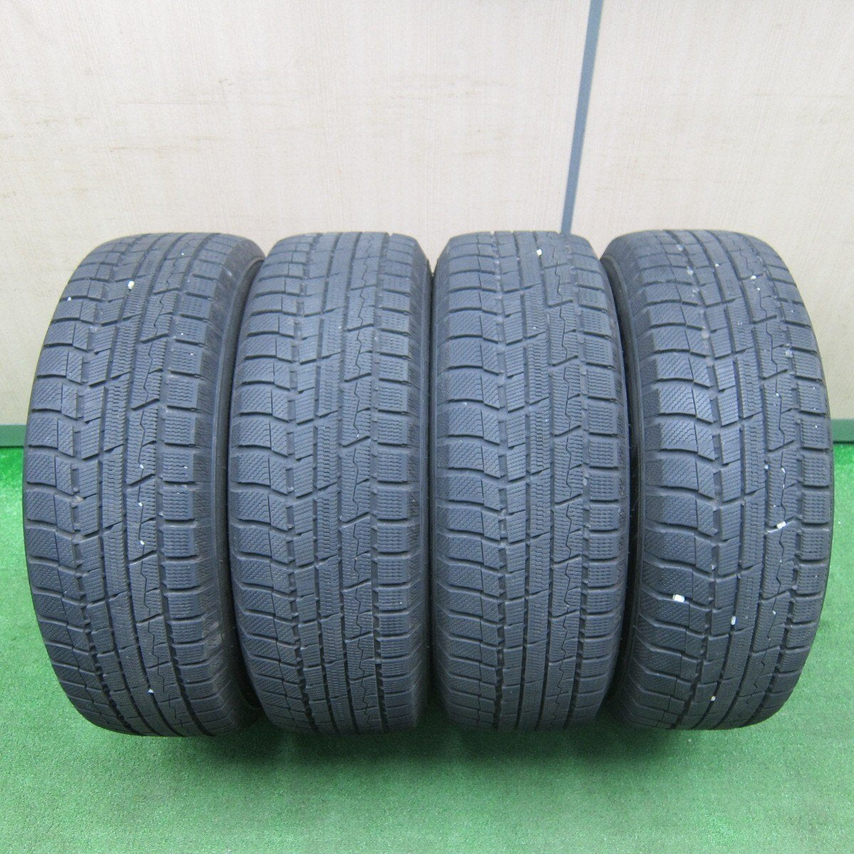 バリ溝!キレイ!9分★スタッドレス 215/65R16 トーヨー ウインター トランパス TX JOKER ジョーカー 16インチ PCD114.3/5H★4121410TNス