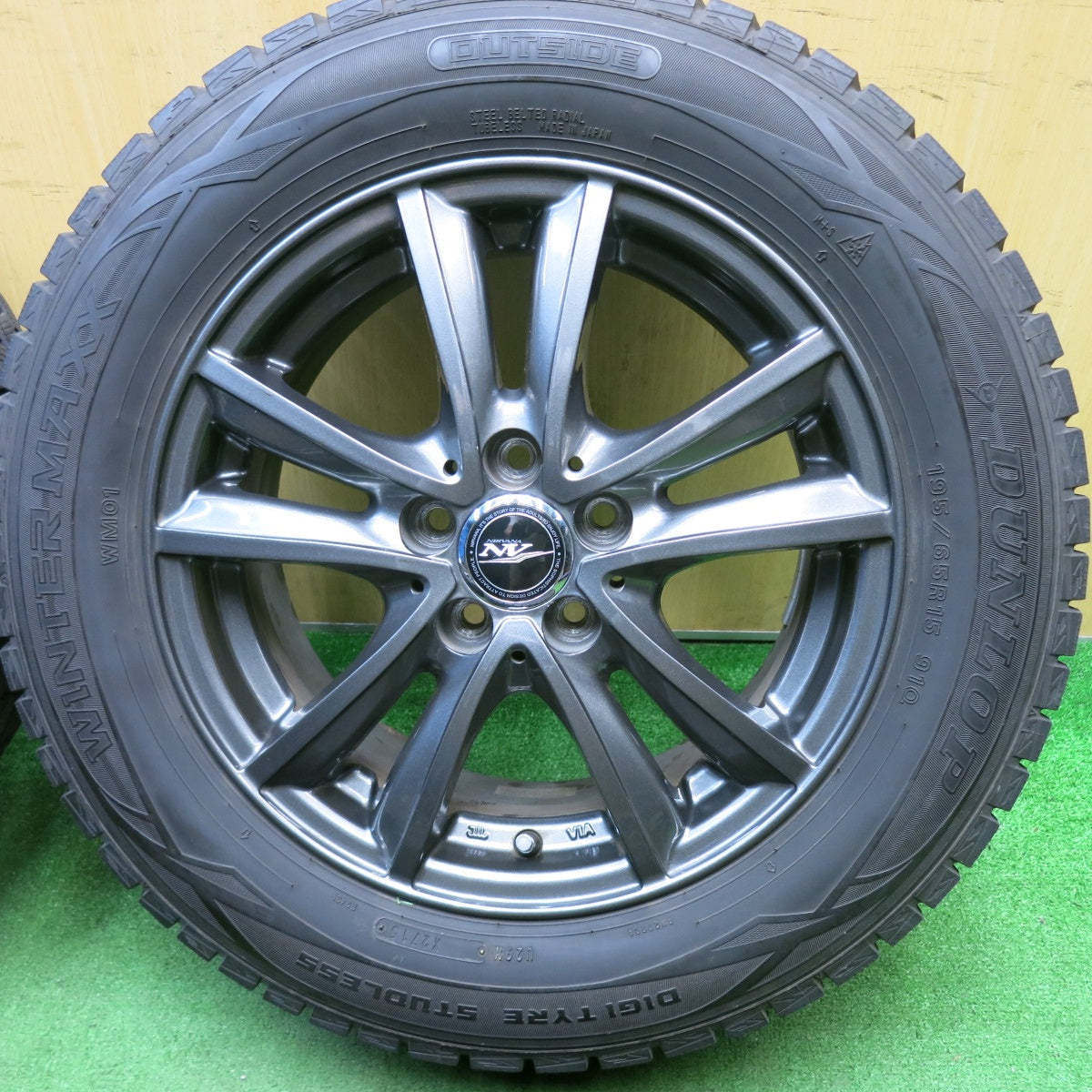 キレイ★プリウス 等 195/65R15 スタッドレス ダンロップ ウインターマックス WM01 NIRVANA NV ニルヴァーナ ニルバーナ 15インチ PCD100/5H★5041804TNス