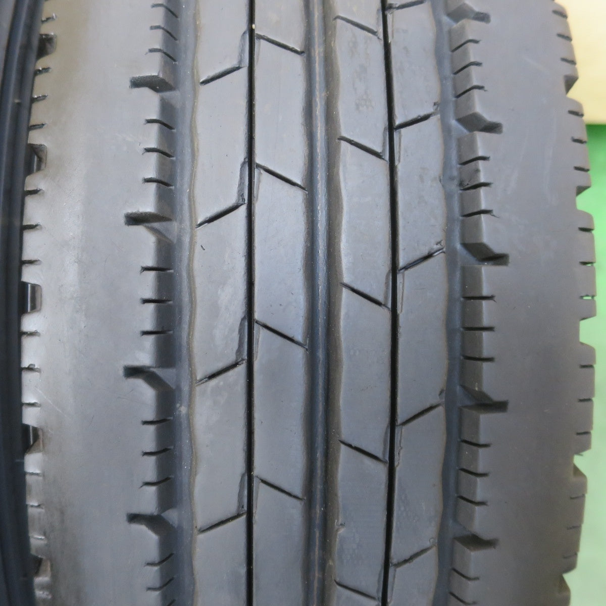 バリ溝!24年!9分!2本◎トラック タイヤ 205/75R16 113/111N ダンロップ エナセーブ SPLT50M 16インチ◎6101611イノタ