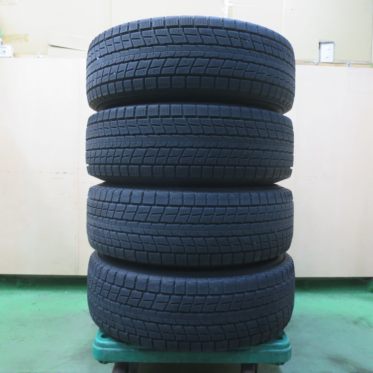 バリ溝!22年!9.5分★スタッドレス 225/70R16 ダンロップ ウインターマックス SJ8 SJ8+ E sprine 社外 アルミ 16インチ PCD114.3/5H★6041604イス