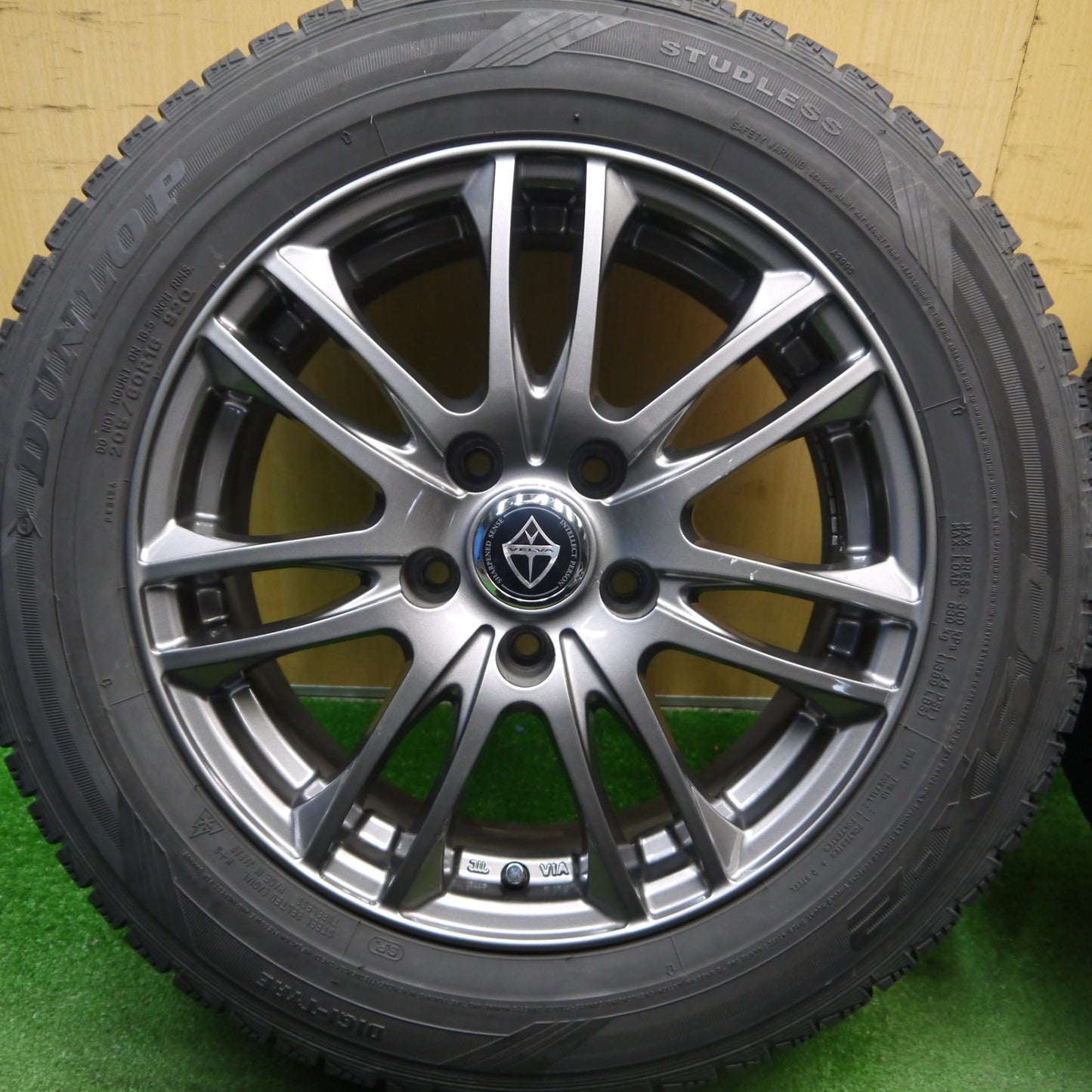 バリ溝!9分★スタッドレス 205/60R16 ダンロップ DSX-2 VELVA ヴェルヴァ 16インチ PCD114.3/5H★5040910Hス