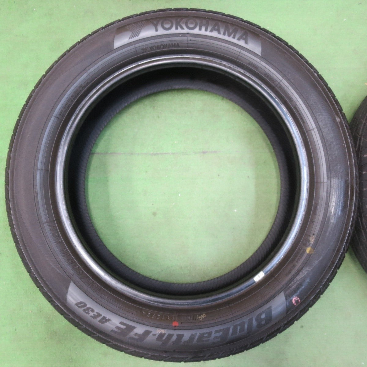 新車外し 24年★185/60R16 ヨコハマ BluEarth-FE AE30 16インチ アクア ラクティス フィット ノート マツダ2等★5040405イノタ
