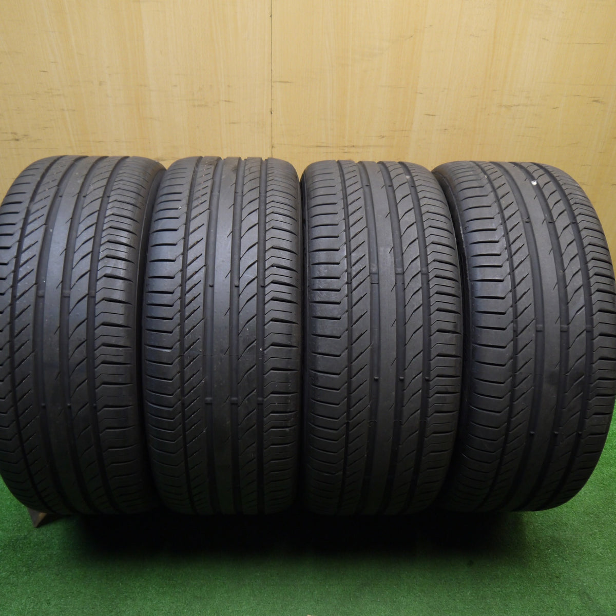 新車外し!23年★255/45R19 コンチネンタル コンチスポーツ コンタクト5 タイヤ 19インチ アウディ A8 ポルシェ パナメーラ 等★5112503Hノタ
