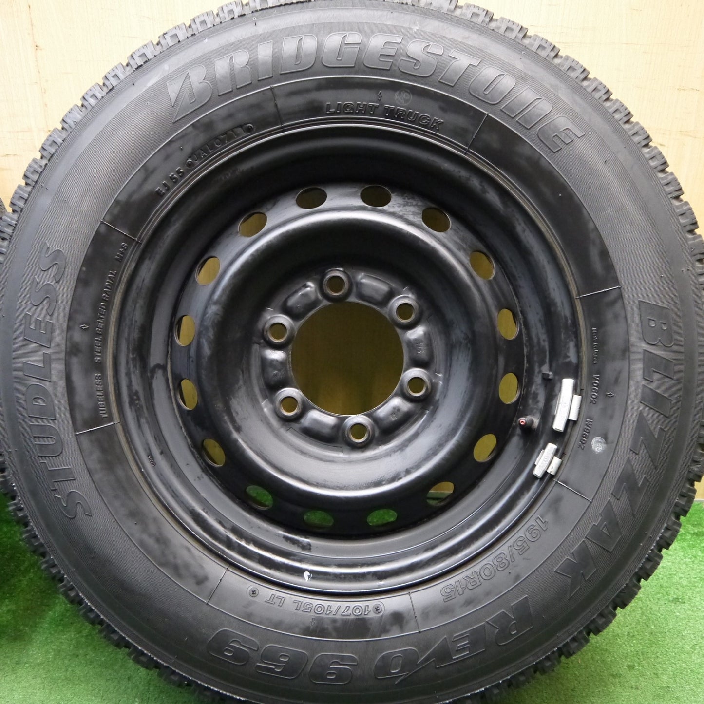4本価格★トヨタ ハイエース 純正 スチール 195/80R15 107/105L スタッドレス ブリヂストン ブリザック REVO 969 15インチ PCD139.7/6H★5070106Hス