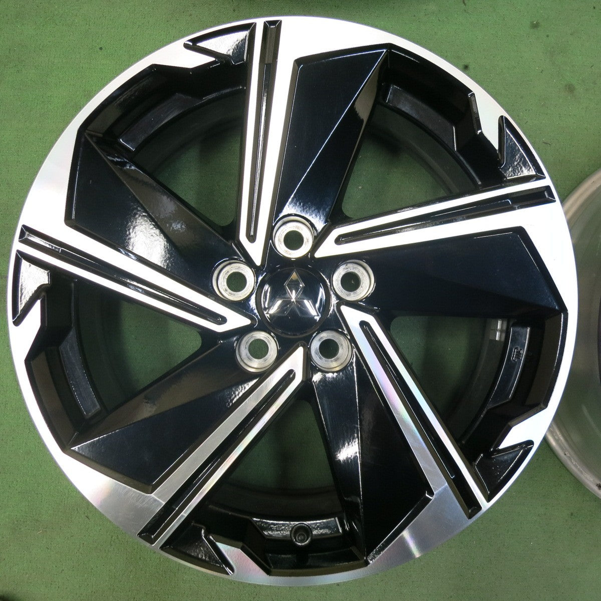 新車外し★三菱 エクリプス クロス PHEV 純正 ENKEI ホイール 18インチ 18×7J PCD114.3/5H★5061106SYホ