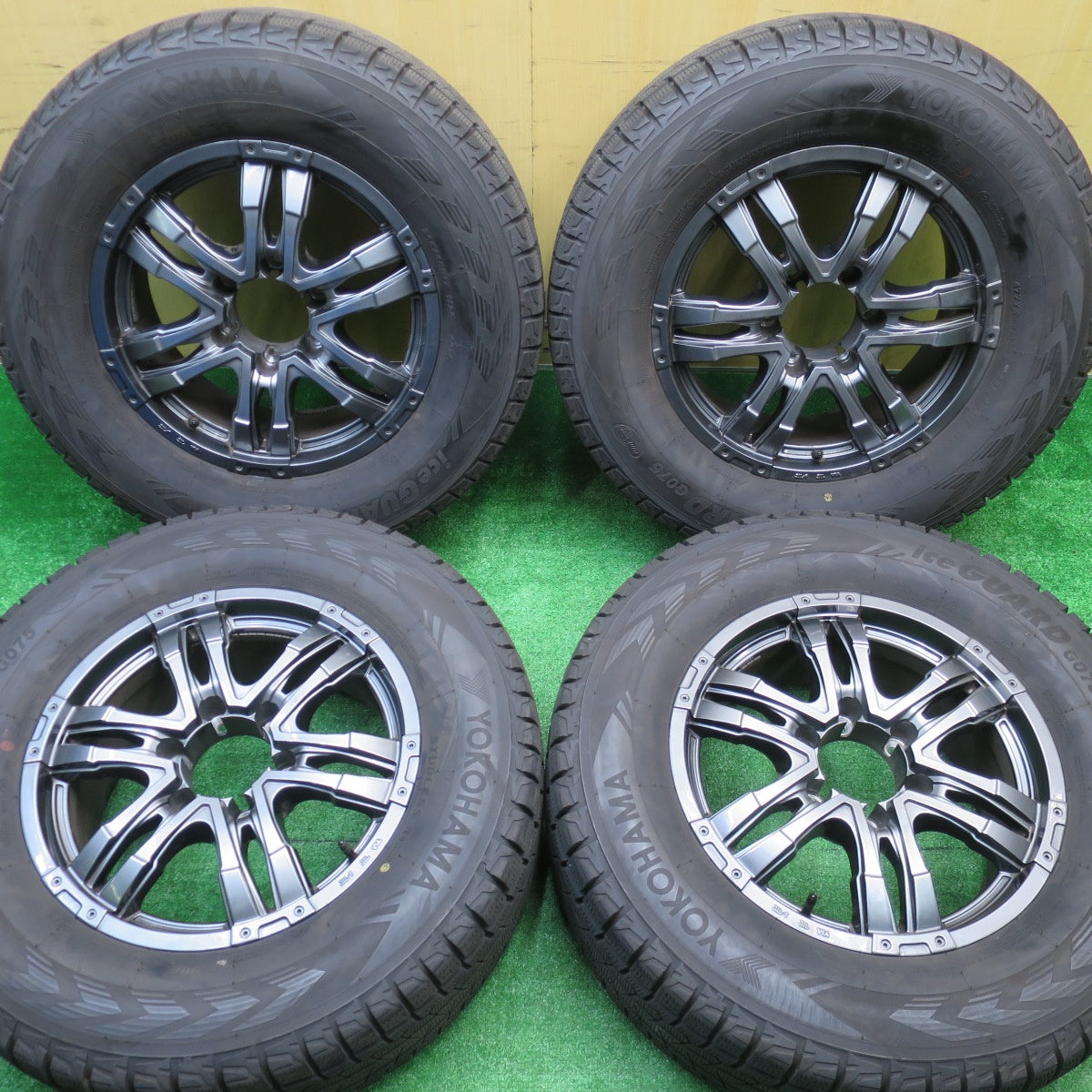 バリ溝!22年!キレイ!9.5分★スタッドレス 265/65R17 ヨコハマ アイスガード G075 MAD CROSS WOLF マッドクロス ウルフ 17インチ PCD139.7/6H★5101701NJス