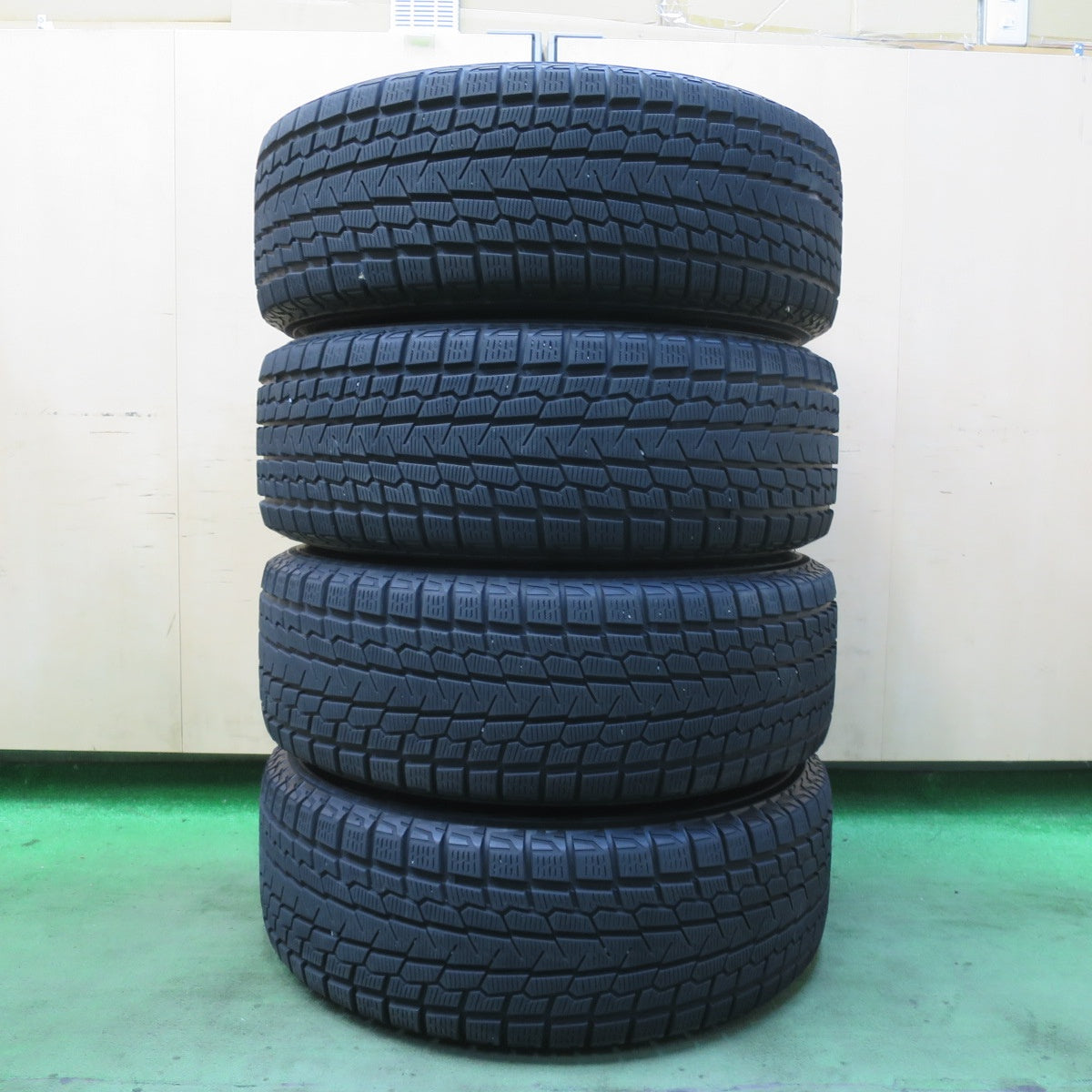 バリ溝!キレイ!9.5分★Ford フォード エクスプローラー 純正 245/65R17 スタッドレス ヨコハマ アイスガード G075 17インチ PCD114.3/5H★5101708イス