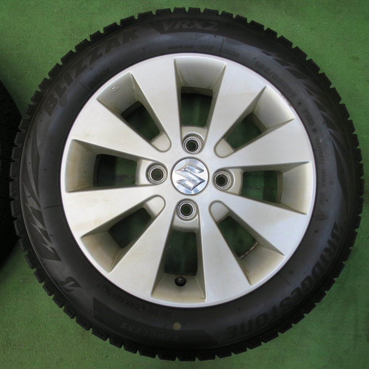 バリ溝!8.5分★スズキ ワゴンR 純正 155/65R14 スタッドレス ブリヂストン ブリザック VRX2 14インチ PCD100/4H★5032911イス