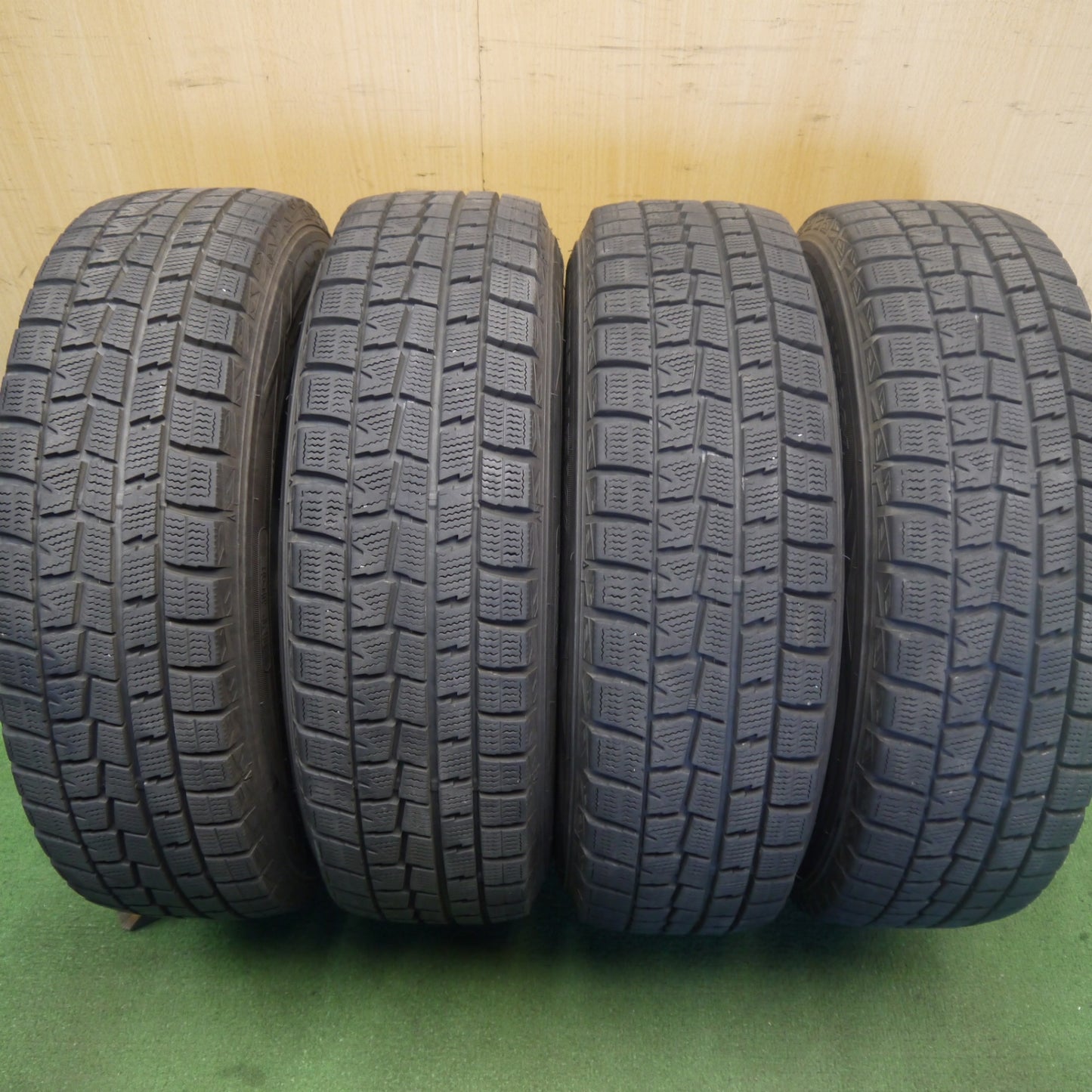 バリ溝!キレイ!8.5分◎スタッドレス 175/70R14 ダンロップ ウインターマックス WM01 AMALIA アマリア 14インチ PCD100/4H◎6080705Hス