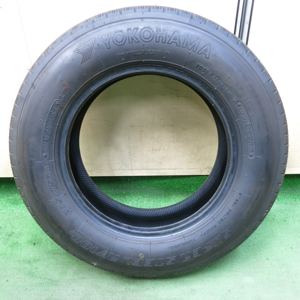 新車外し!24年!1本★トラック タイヤ 205/75R16 113/111N ヨコハマ SUPER STEEL RY108B 16インチ★5090301ナノタ