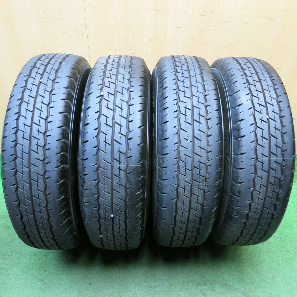 新車外し!24年★トヨタ 200系 ハイエース 純正 スチール 195/80R15 107/105S ダンロップ SP175N 15インチ PCD139.7/6H★5070803HAノ