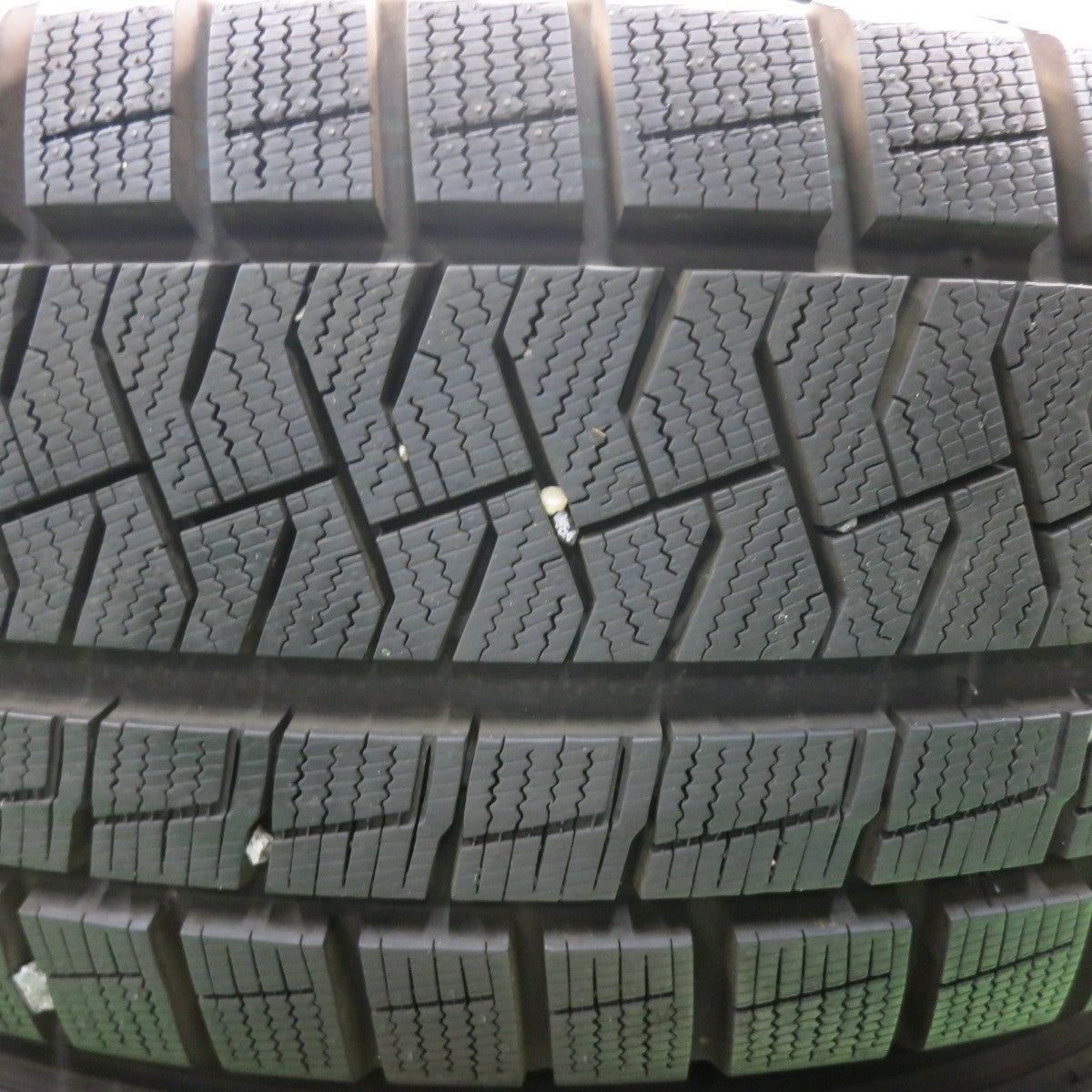 バリ溝!21年!9.5分以上★スタッドレス 225/65R17 ピレリ アイスアシンメトリコ プラス X CROSS SPEED PREMIUM 17インチ PCD114.3/5H★4110202HAス