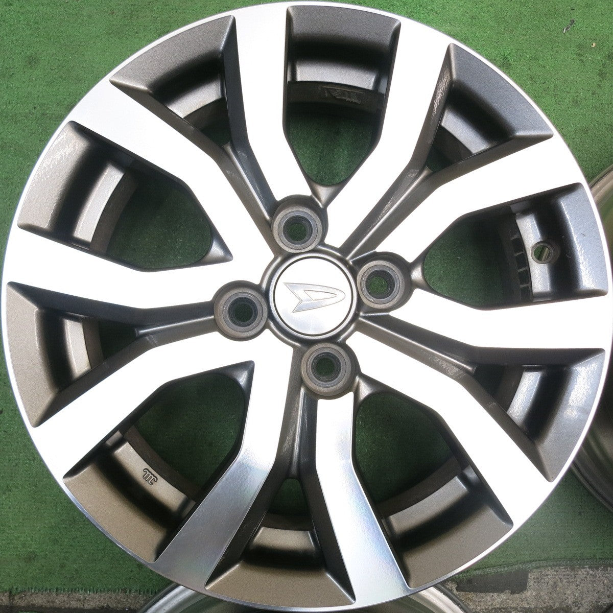 キレイ★ダイハツ トール 純正 ホイール 15インチ 15×5J タンク ルーミー 等 PCD100/4H★5081510HAホ