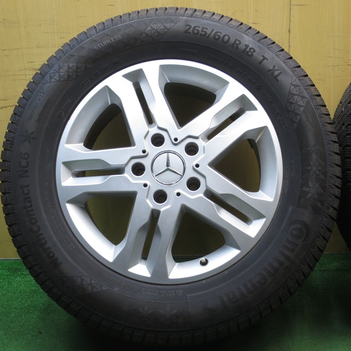 バリ溝!22年!8.5分★ベンツ Gクラス ゲレンデ W463 純正 265/60R18 スタッドレス コンチネンタル ノースコンタクト NC6 18インチ PCD130/5H★5071101NJス