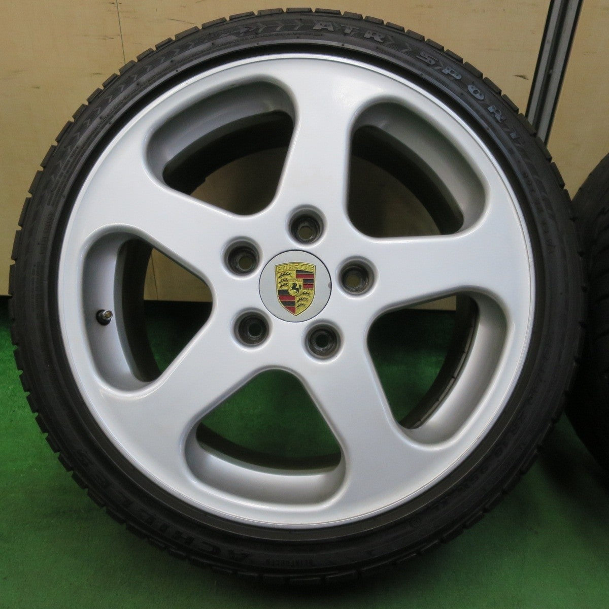 4本価格★ポルシェ等 O・Z RUF 235/40R18 265/35R18 ATR SPORT アキレス ハンコック ベンタス V12 evo PCD130/5H★4112701イノ