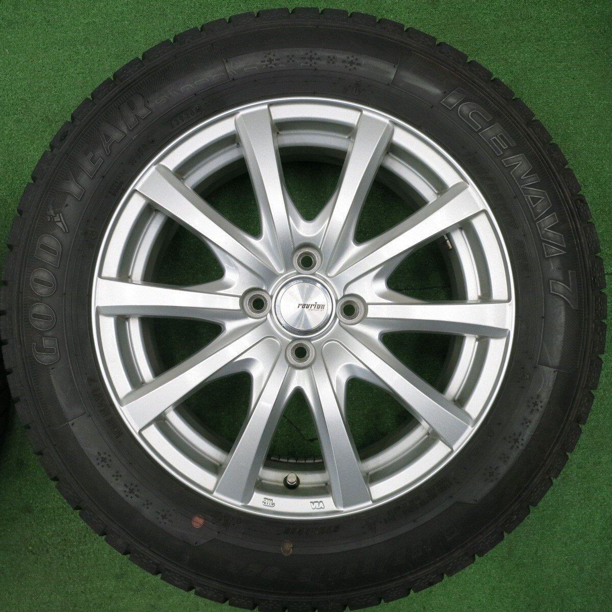 バリ溝!20年!キレイ!9.5分★スタッドレス 195/65R16 グッドイヤー アイスナビ7 ravrion RS01 ラブリオン 16インチ PCD100/4H★4113005NJス