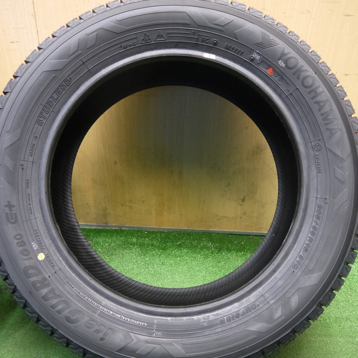 未使用!25年◎スタッドレス 205/55R16 ヨコハマ アイスガード iG80 E+ タイヤ 16インチ ノア ヴォクシー リーフ インプレッサ 等◎6100903Hスタ