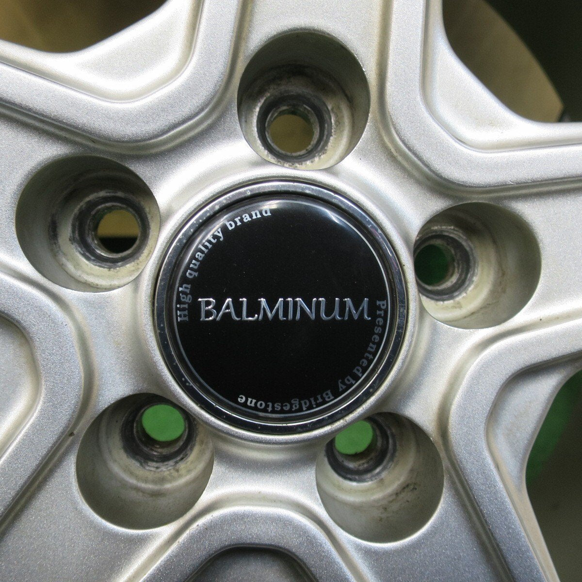 バリ溝!8.5分★レガシィ 等 225/50R17 スタッドレス ブリヂストン ブリザック VRX BALMINUM バルミナ 17インチ PCD100/5H★5011802イス