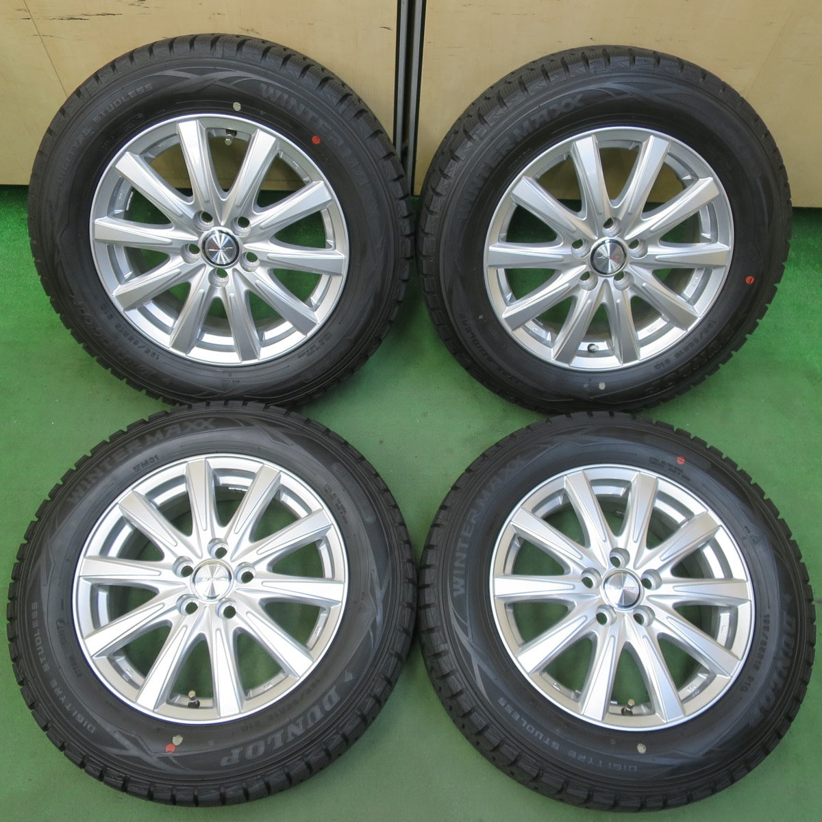 バリ溝!キレイ!ほぼ10分★プリウス 等 195/65R15 スタッドレス ダンロップ ウインターマックス WM01 JOKER ジョーカー 15インチ PCD100/5H★5071203イス