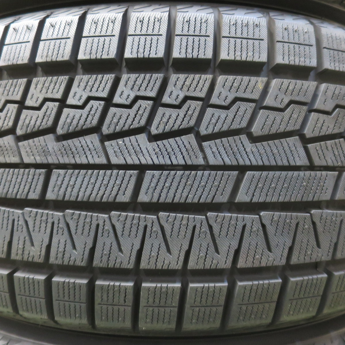 ほぼ未使用!23年★スタッドレス 235/45R17 ヨコハマ アイスガード iG70 タイヤ 17インチ ランエボ インプレッサ WRX 等★6022312イスタ