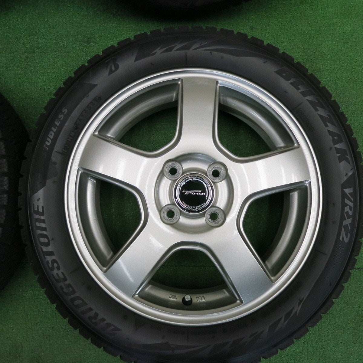 バリ溝!21年!キレイ!9分★スタッドレス 165/60R15 ブリヂストン ブリザック VRX2 TOPRUN トップラン 15インチ ハスラー ソリオ 等 PCD100/4H★4121802TNス