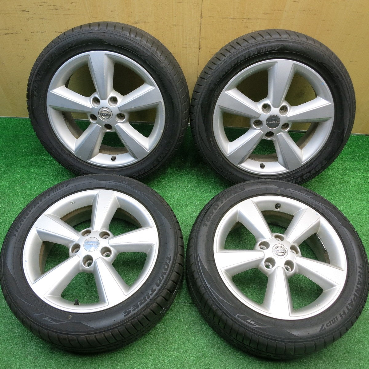 バリ溝!22年!9.5分★日産 デュアリス 純正 205/55R17 トーヨー トランパス MP7 17インチ AUTECH オーテック PCD114.3/5H★5102503HAノ