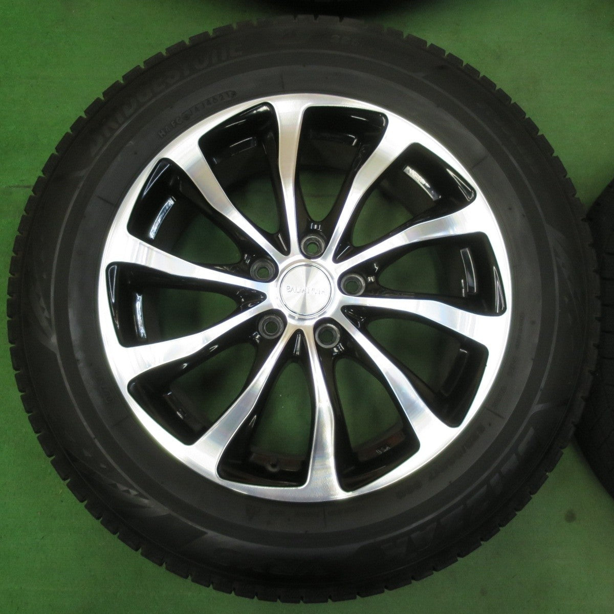 バリ溝!21年!キレイ!9.5分★スタッドレス 225/60R17 ブリヂストン ブリザック VRX3 BALMINUM バルミナ 17インチ PCD114.3/5H★5040711イス