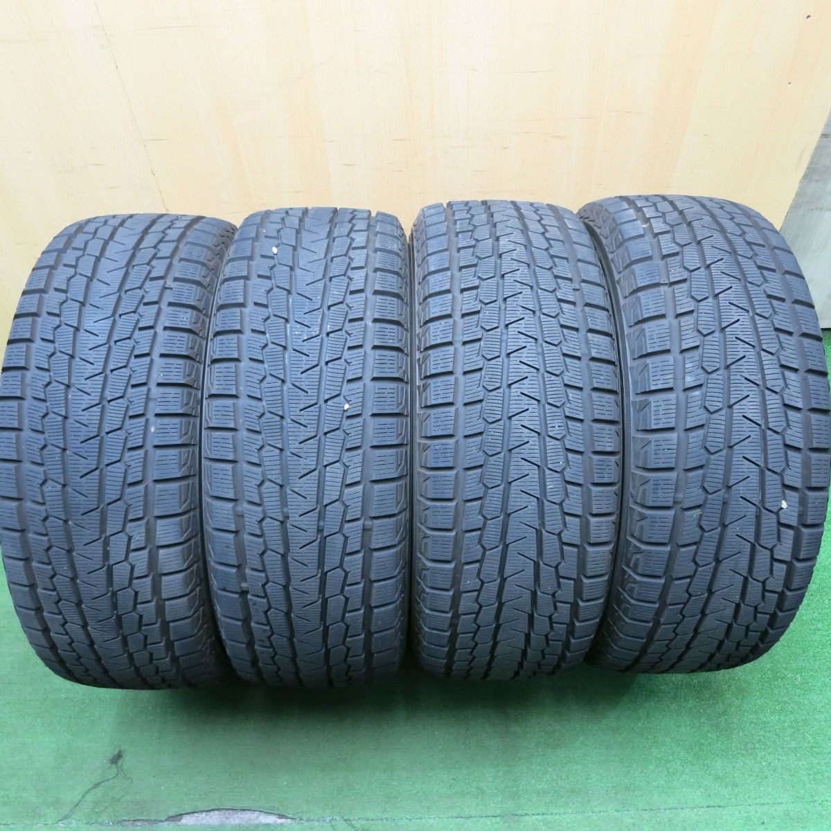 バリ溝!23年!キレイ!9.5分以上★トヨタ ランドクルーザー 300 ZX 純正 265/55R20 スタッドレス ヨコハマ アイスガード G075 20インチ ランクル PCD139.7/6H★5050211HAス