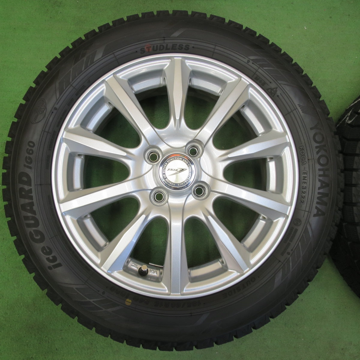 タイヤほぼ未使用!22年!キレイ★スタッドレス 185/60R15 ヨコハマ アイスガード iG60 JOKER ジョーカー 15インチ PCD100/4H★5051311イス