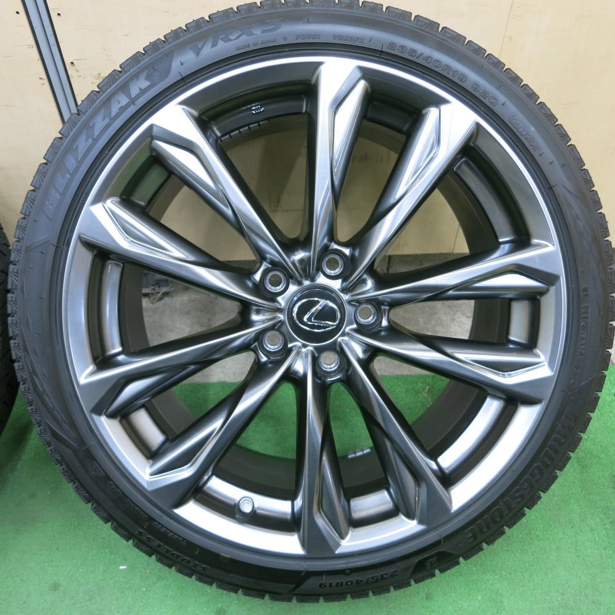 センサー付!バリ溝!21年!キレイ!9.5分★レクサス IS Fスポーツ 純正 235/40R19 265/35R19 スタッドレス ブリヂストン ブリザック VRX3 19インチ PCD114.3/5H★5042802TTス