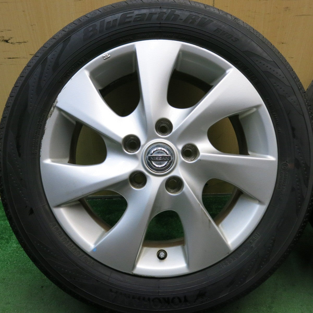 4本価格!23年★日産 C26 セレナ 純正 195/60R16 ヨコハマ BluEarth-RV RV03 ブルーアース 16インチ PCD114.3/5H★5083111HAノ