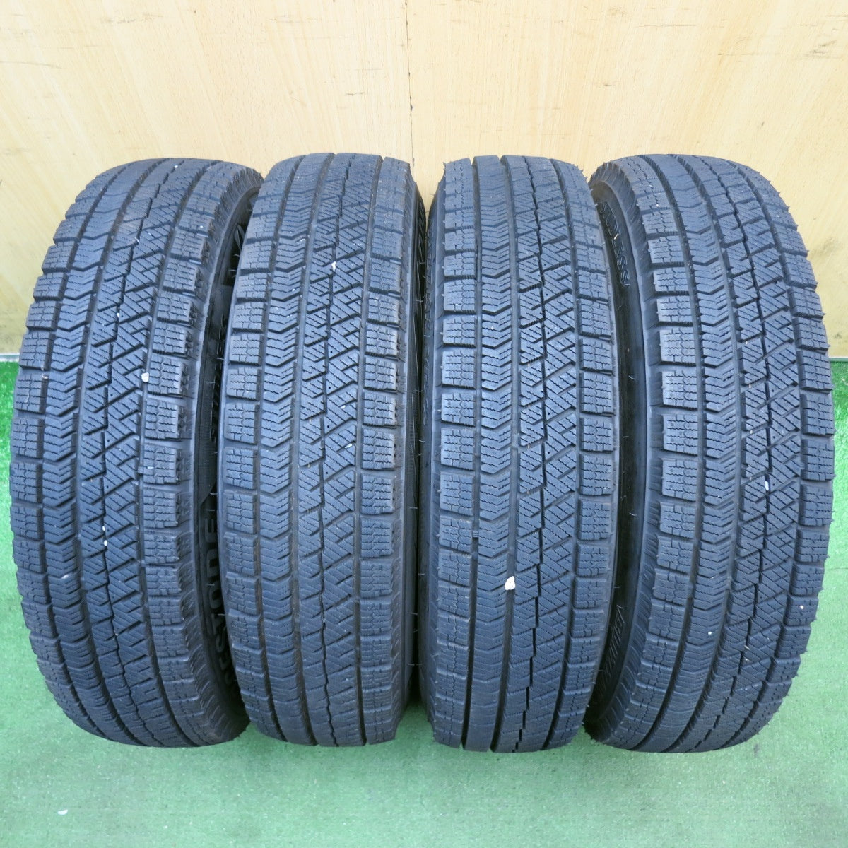 バリ溝!23年!9.5分◎スタッドレス 145/80R13 ブリヂストン ブリザック VRX2 スチール ホイール 13インチ PCD100 110 114.3/4H マルチ◎6092708HAス