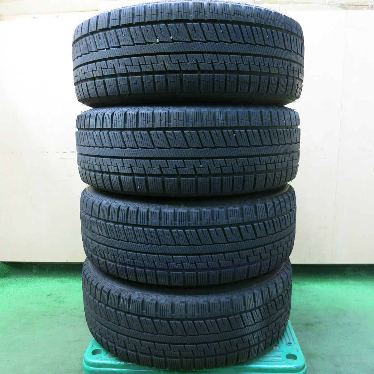 バリ溝!22年!9分★プジョー 308 等 EUROTECH GAYA SOLI 205/60R16 スタッドレス グリップマックス GRIP ICE X ユーロテック ガヤ ソリ PCD108/5H★5082605SKス