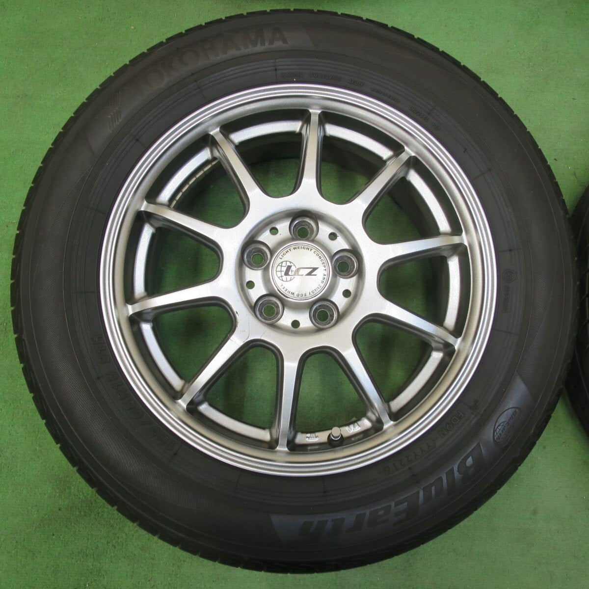 4本価格★プリウス 等 195/65R15 ヨコハマ ブルーアース AE01F LCZ 社外 アルミ 15インチ PCD100/5H★5031808イノ
