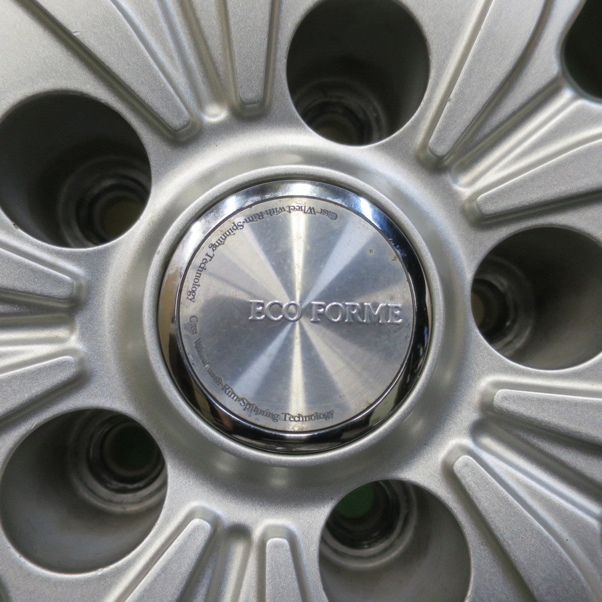 バリ溝!24年!キレイ!ほぼ10分★スタッドレス 225/60R17 ブリヂストン ブリザック VRX2 ECO FORME エコフォルム 17インチ PCD114.3/5H★5090902イス